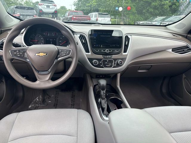 2023 Chevrolet Malibu LS Image 13 of 33
