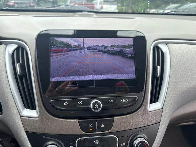 2023 Chevrolet Malibu LS Image 16 of 33