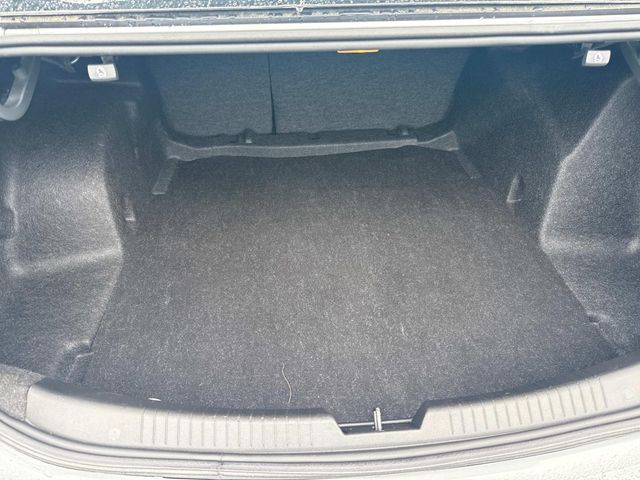 2023 Chevrolet Malibu LS Image 11 of 33