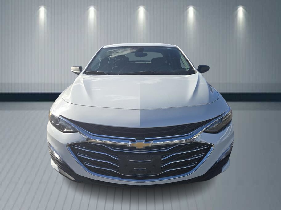 2023 Chevrolet Malibu LS Image 2 of 13