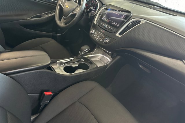 Vehicle image 15 of 27