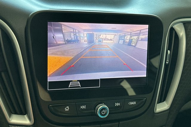 Vehicle image 18 of 27