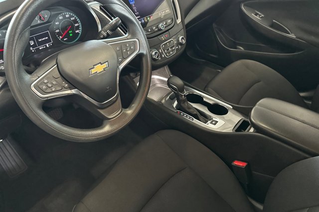Vehicle image 10 of 27