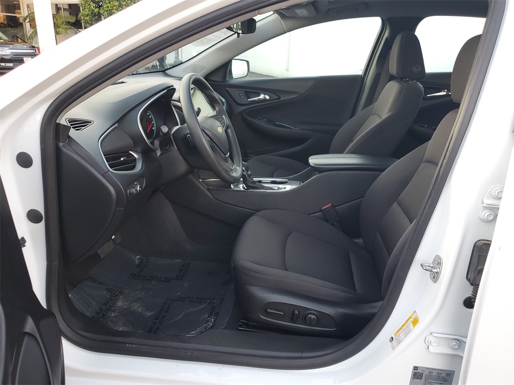 2023 Chevrolet Malibu LT Image 10 of 32