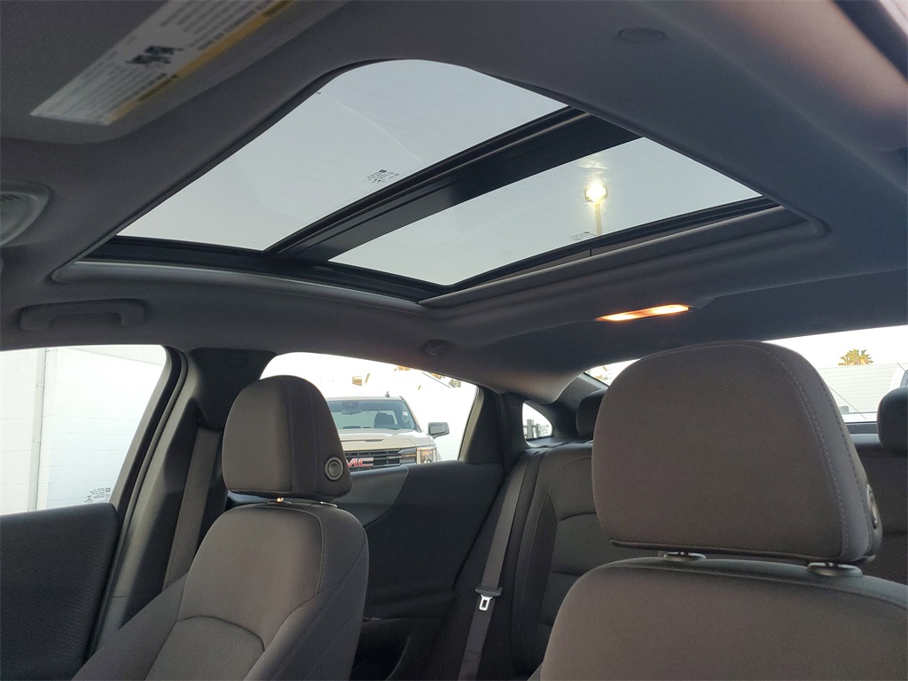 2023 Chevrolet Malibu LT Image 9 of 32