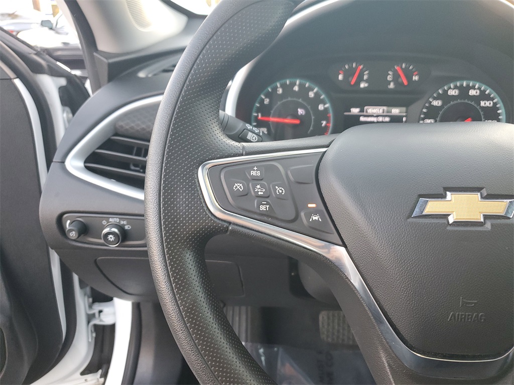 2023 Chevrolet Malibu LT Image 16 of 32