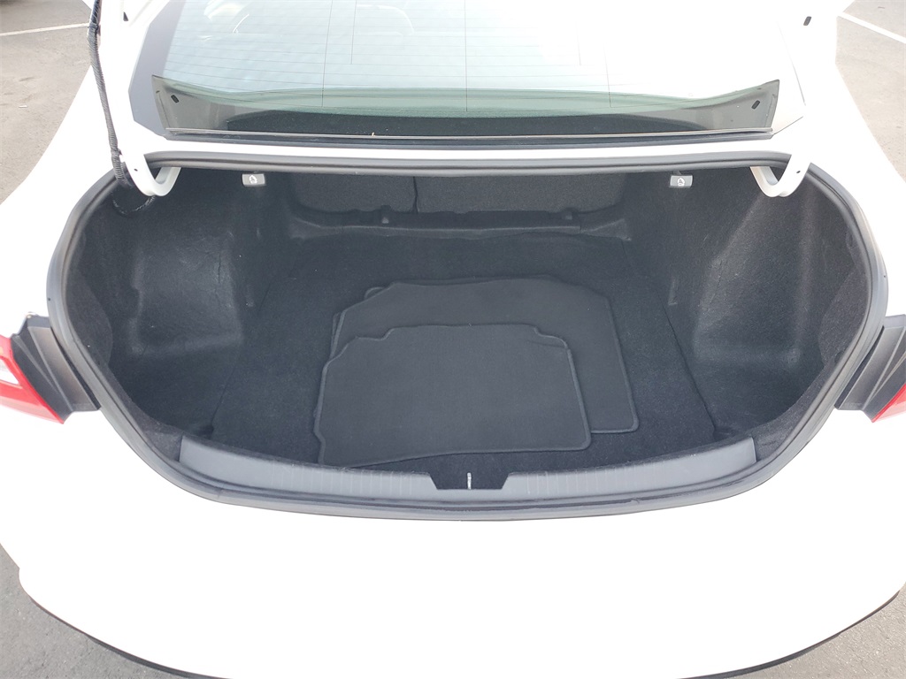 2023 Chevrolet Malibu LT Image 7 of 32