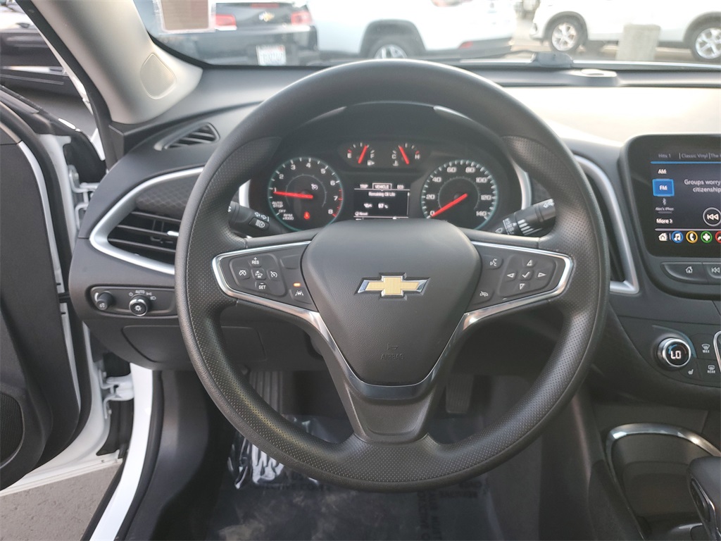 2023 Chevrolet Malibu LT Image 15 of 32