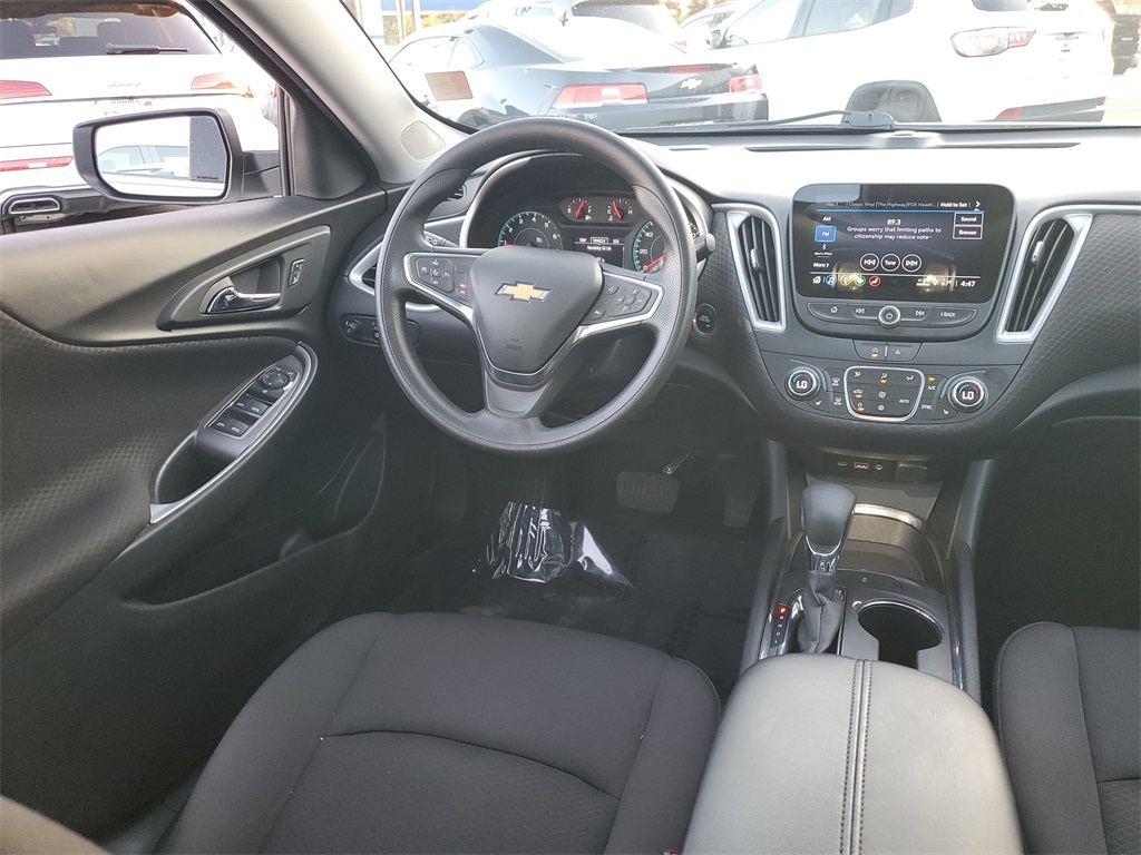 2023 Chevrolet Malibu LT Image 13 of 32
