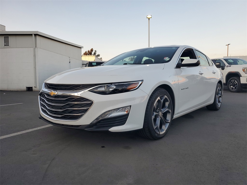 2023 Chevrolet Malibu LT Image 1 of 32