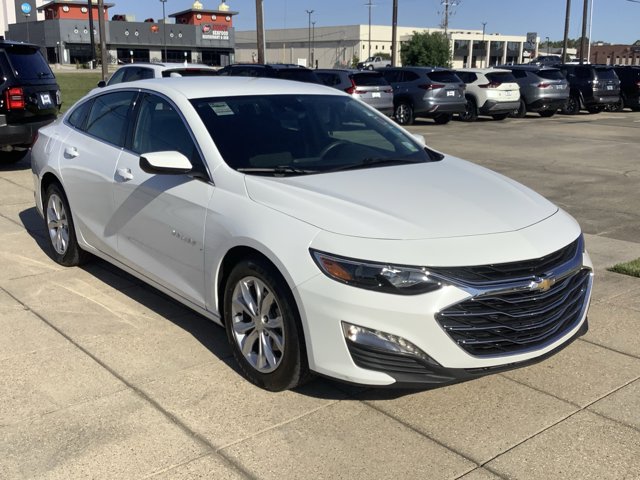 2023 Chevrolet Malibu LT Image 4 of 18