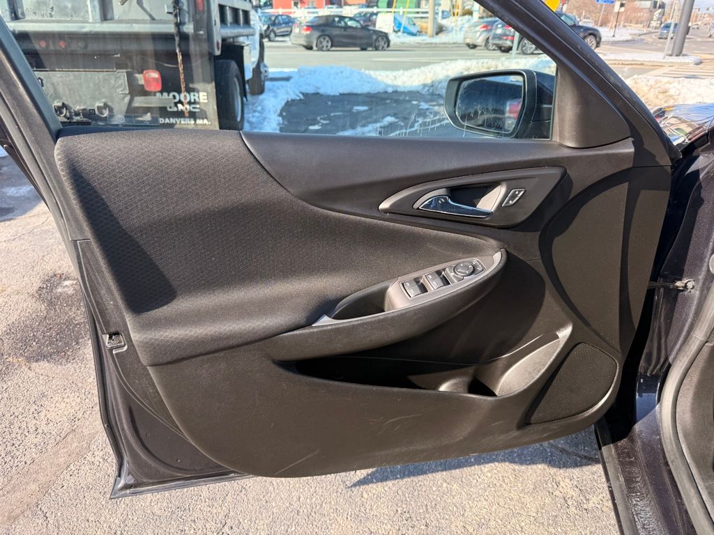 2023 Chevrolet Malibu LT Image 28 of 35