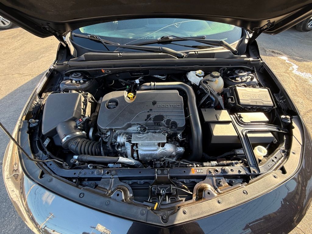 2023 Chevrolet Malibu LT Image 9 of 35