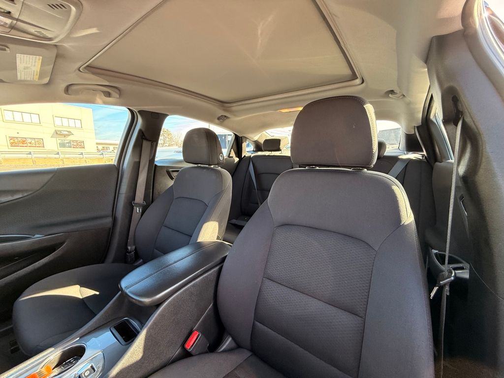 2023 Chevrolet Malibu LT Image 13 of 35