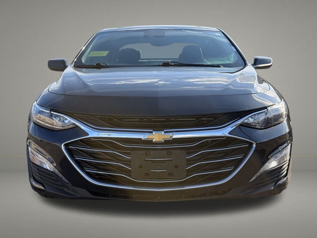 2023 Chevrolet Malibu LT Image 2 of 35