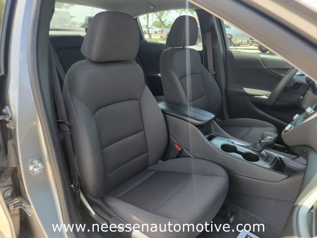 Vehicle image 9 of 41