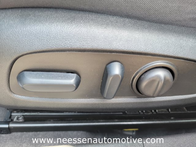 Vehicle image 14 of 41