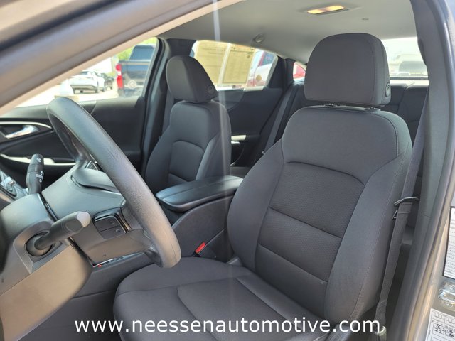 Vehicle image 13 of 41