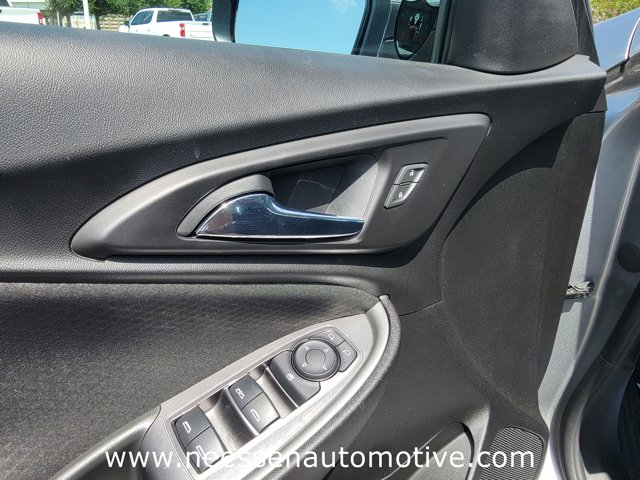 Vehicle image 15 of 41