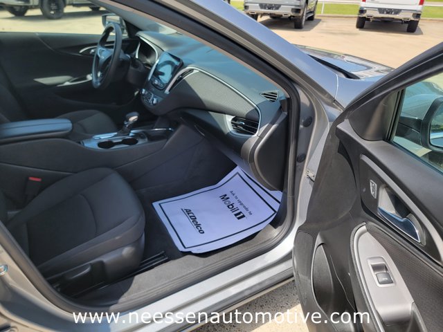 Vehicle image 8 of 41