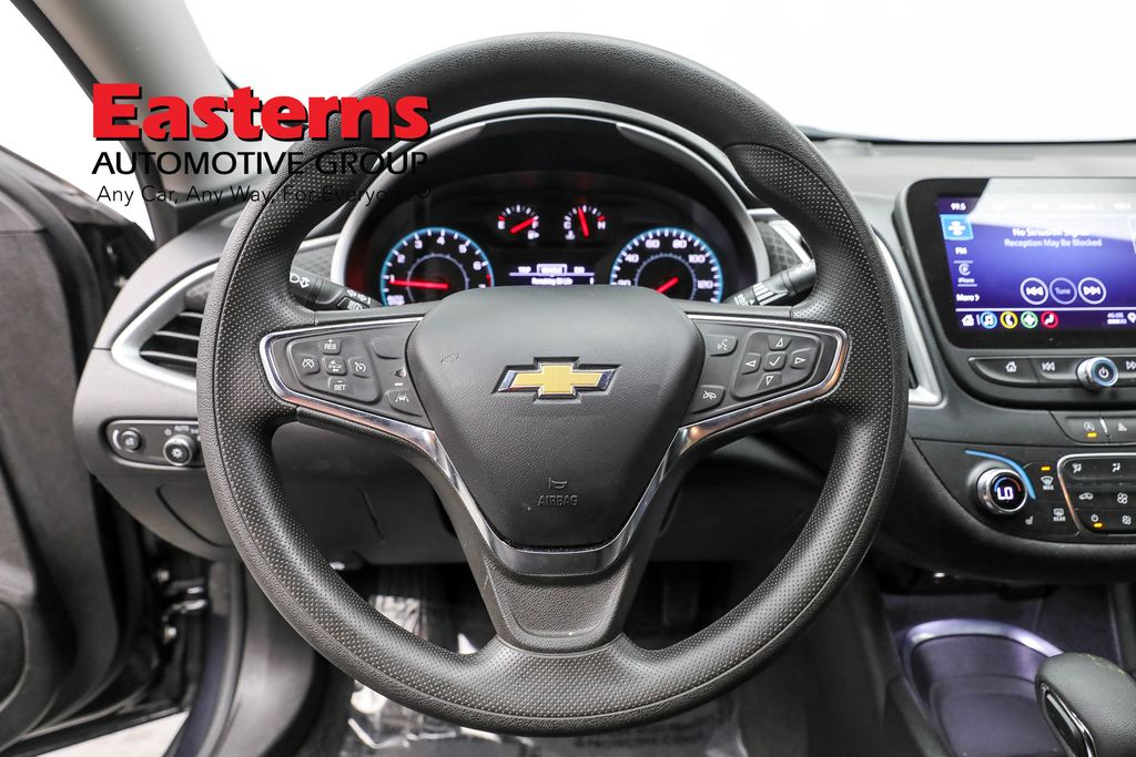 Vehicle image 40 of 61