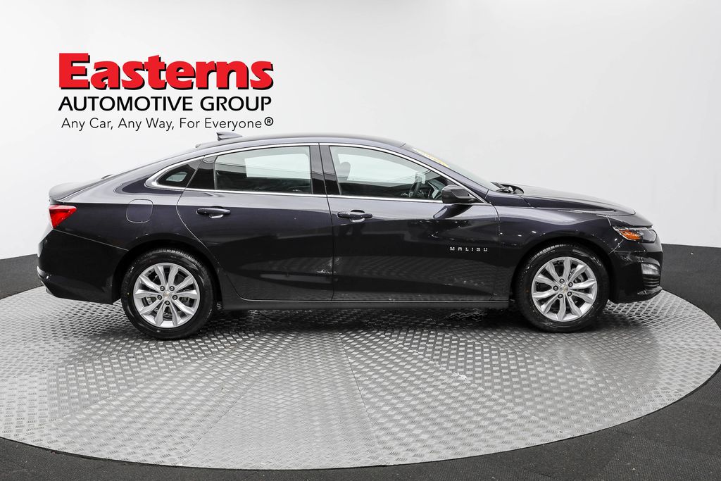 Vehicle image 17 of 61