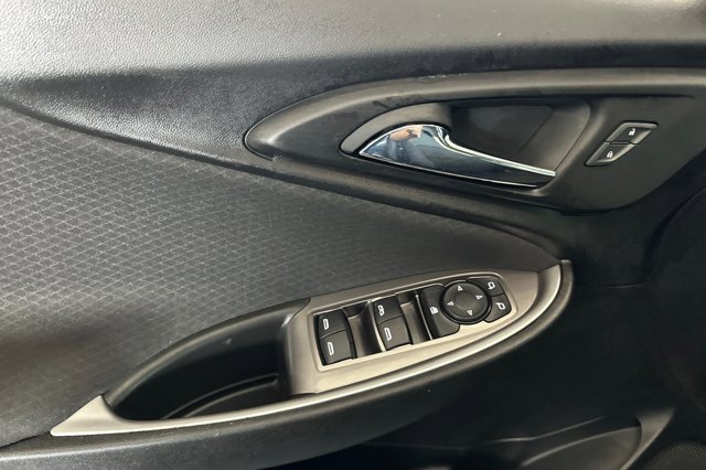 Vehicle image 11 of 27