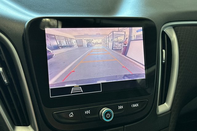Vehicle image 18 of 27