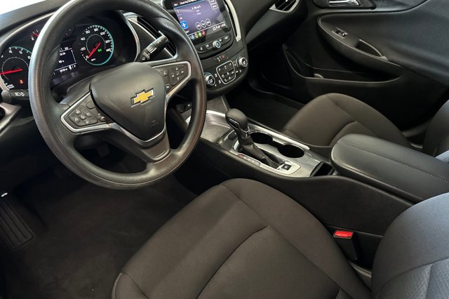 Vehicle image 10 of 27