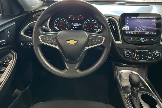 Vehicle image 14 of 27