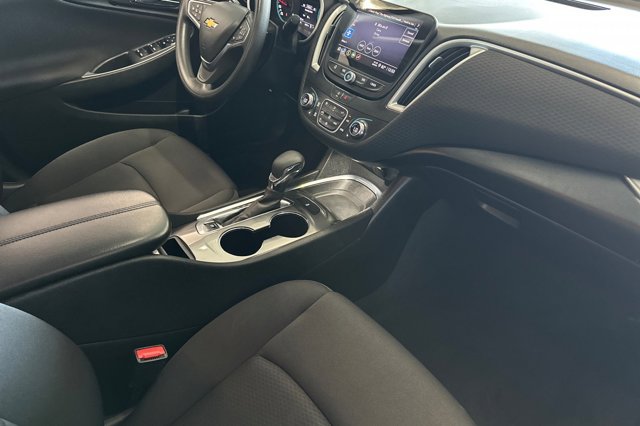 Vehicle image 15 of 27