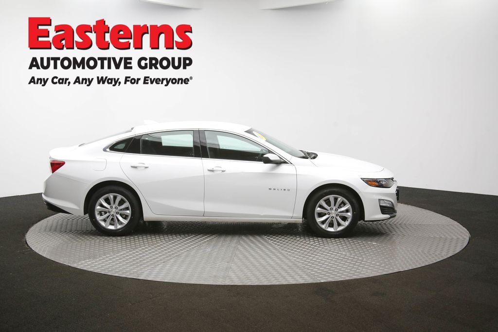 Vehicle image 17 of 61