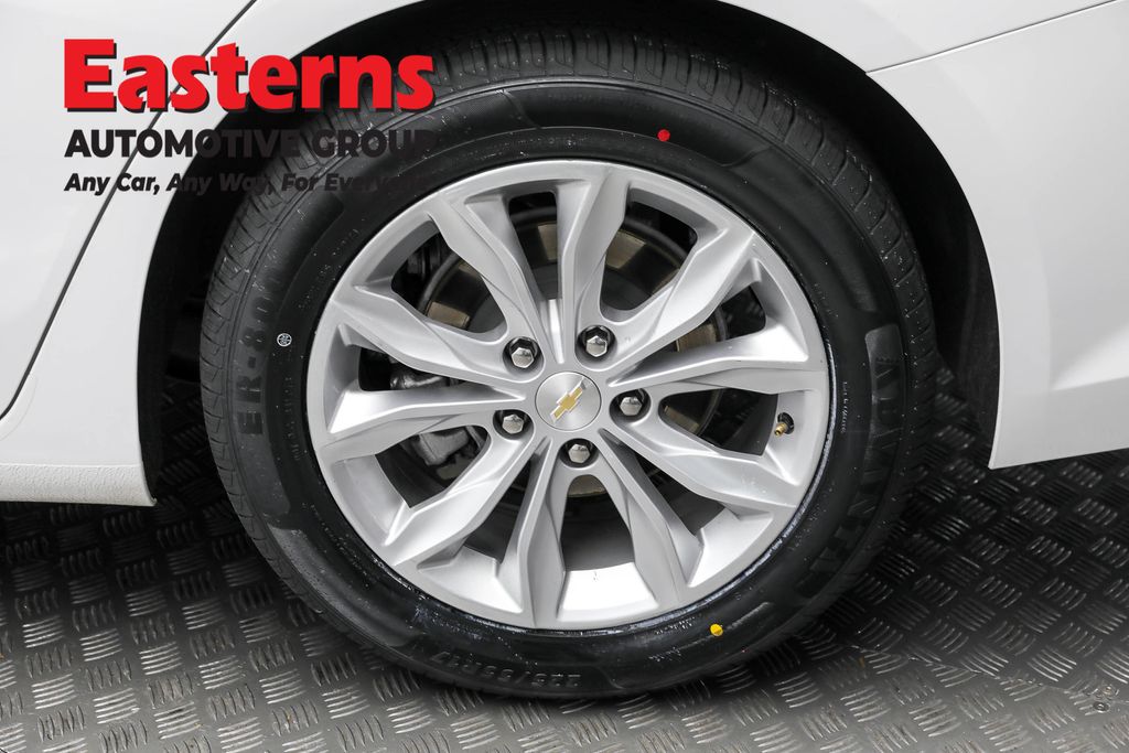 Vehicle image 41 of 61