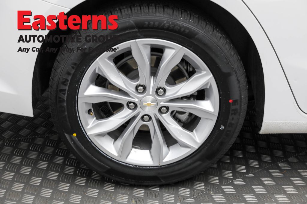 Vehicle image 38 of 61