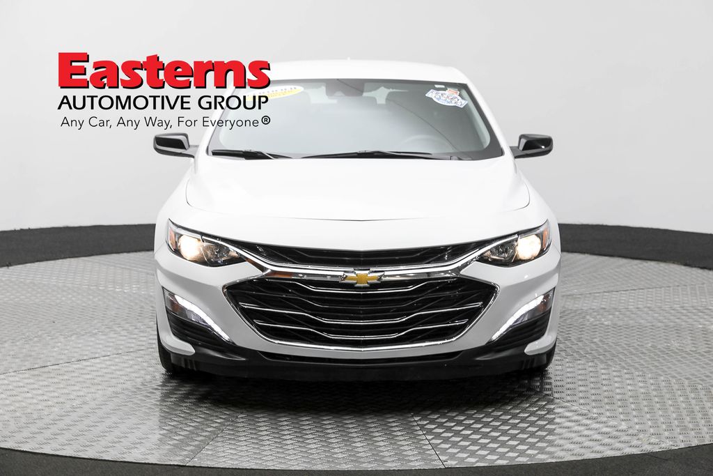 Vehicle image 8 of 61