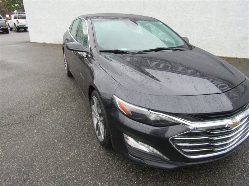 2023 Chevrolet Malibu LT Image 4 of 62