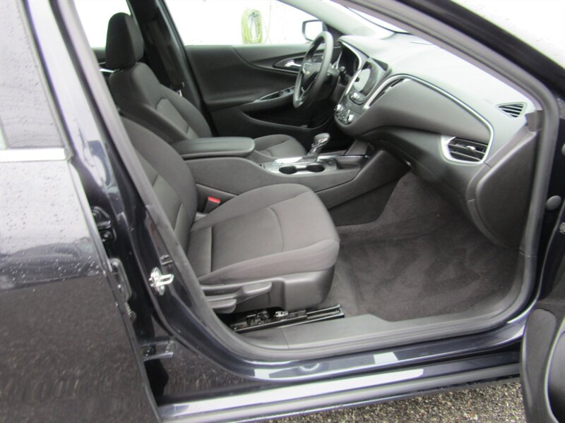 2023 Chevrolet Malibu LT Image 24 of 62