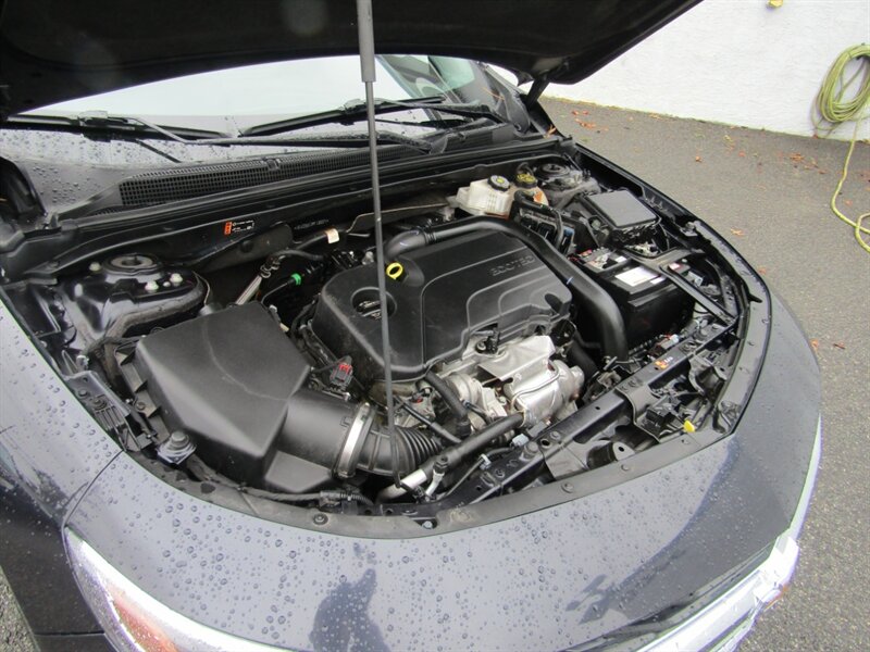 2023 Chevrolet Malibu LT Image 14 of 62