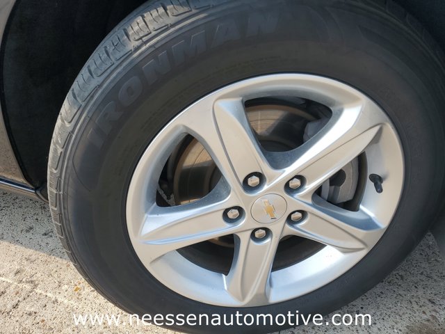 Vehicle image 8 of 34