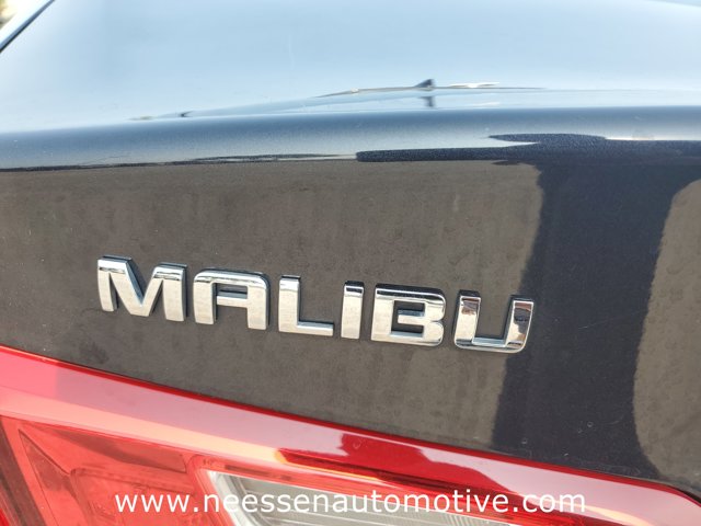 Vehicle image 17 of 34