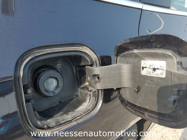 Vehicle image 14 of 34