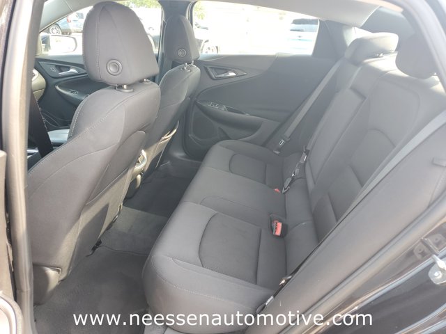 Vehicle image 19 of 34