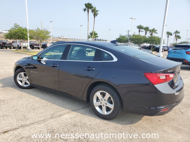 Vehicle image 4 of 34