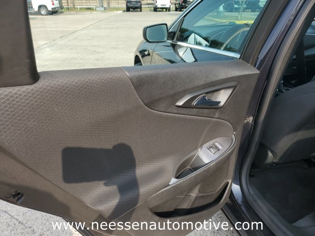Vehicle image 18 of 34