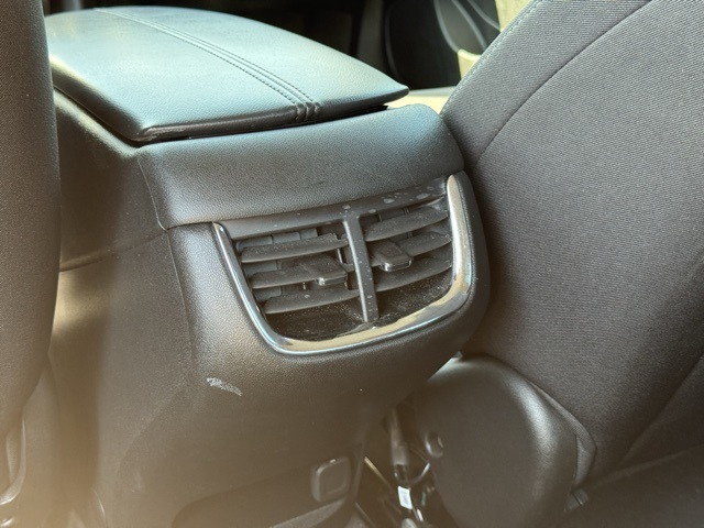 Vehicle image 13 of 31