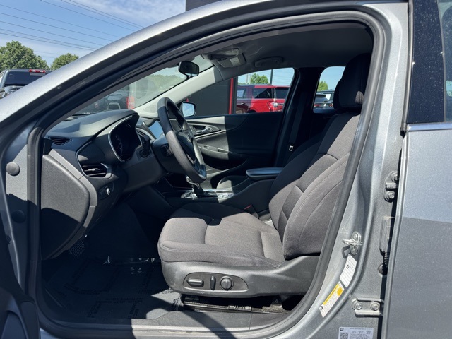 Vehicle image 21 of 31