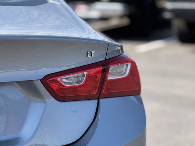 Vehicle image 10 of 31