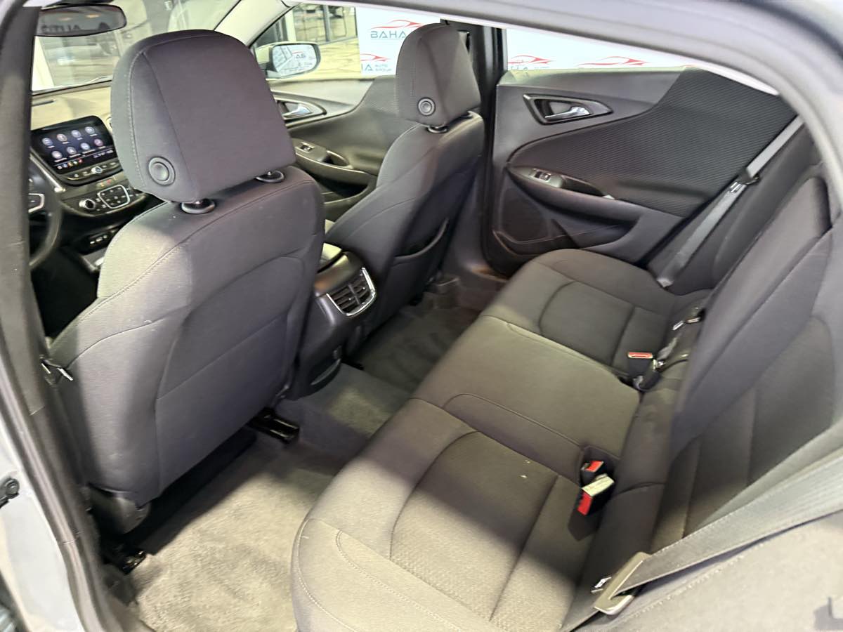 Vehicle image 33 of 39