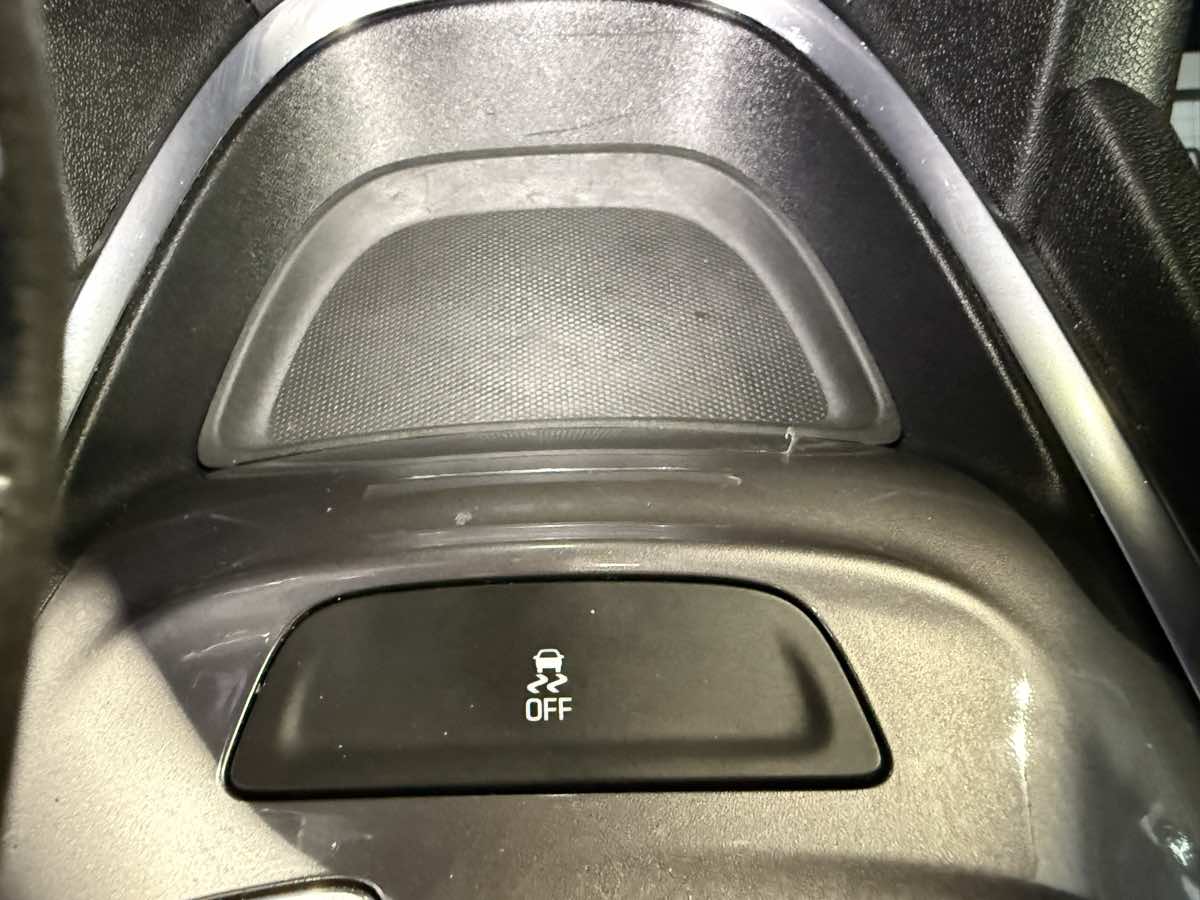 Vehicle image 21 of 39