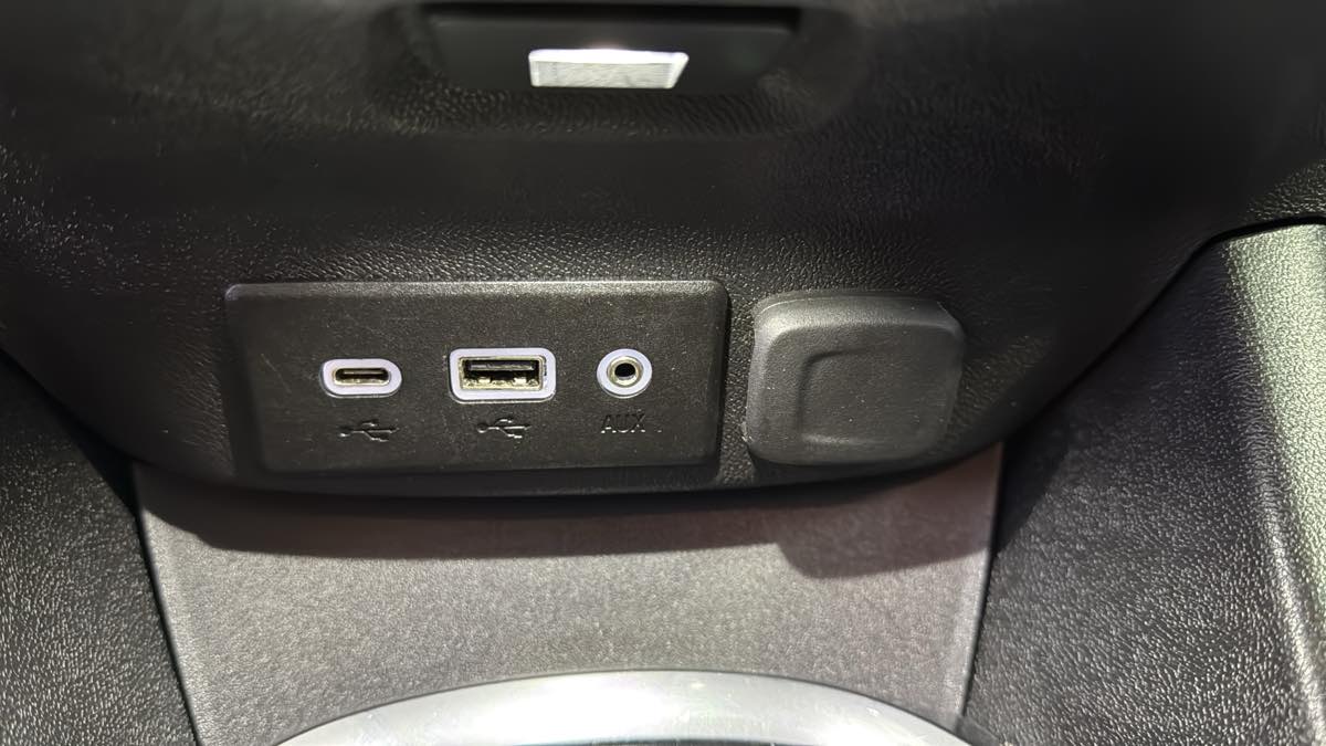 Vehicle image 20 of 39